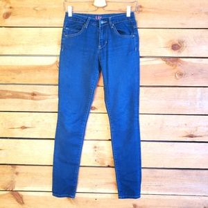 🔥🔥 DELIA'S Liv denim jeans